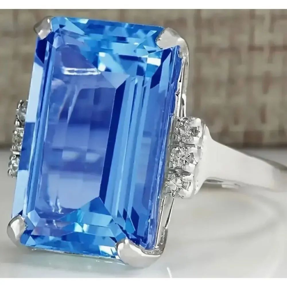 💙 NEW stunning blue zirconia rectangle ring 💙